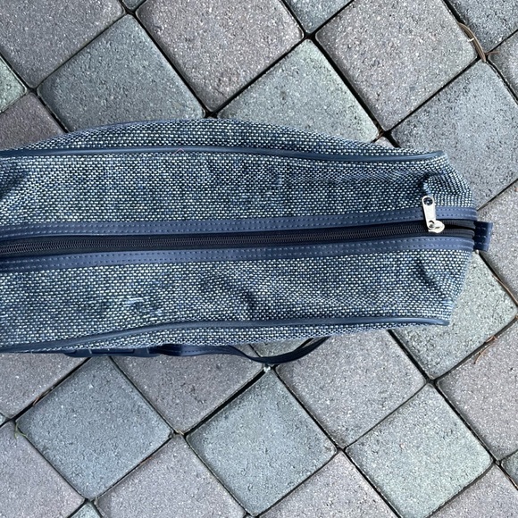 Vintage, Navy Blue Over Night Luggage with Strap - Picture 5 of 7